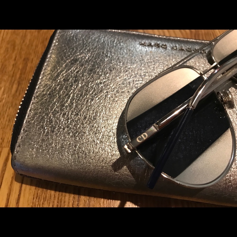 Dior Men's Aviator Sunglasses in Gold and Black - Picture 4 of 8